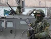 В Новоозерном «зеленые человечки» с помощью трактора захватили КПП Южной военно-морской базы